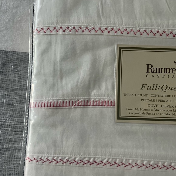 Full/Queen Duvet Cover Set white with red stitching - Picture 2 of 4
